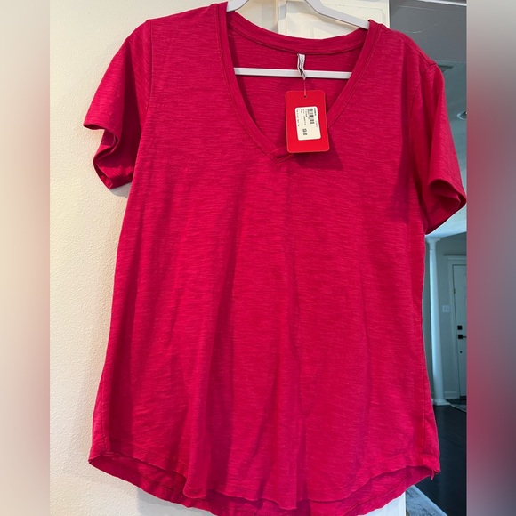 Sanctuary Tops - Sanctuary Pink Vneck tshirts- NWT